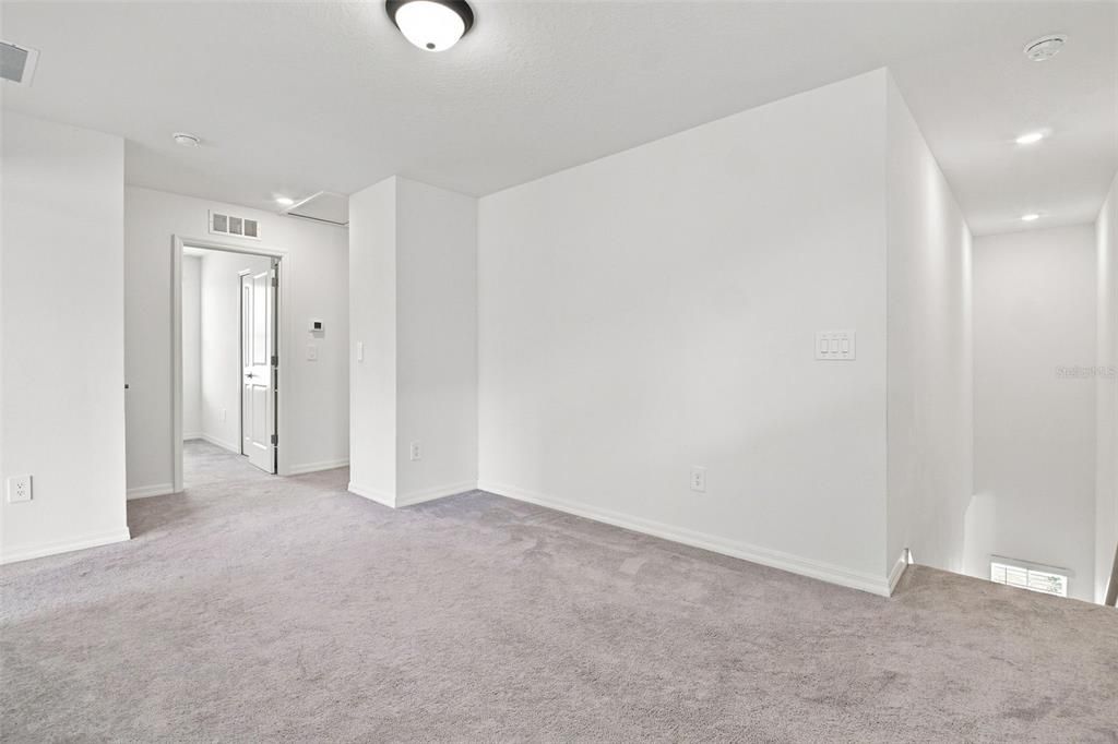 For Sale: $384,900 (5 beds, 2 baths, 2217 Square Feet)
