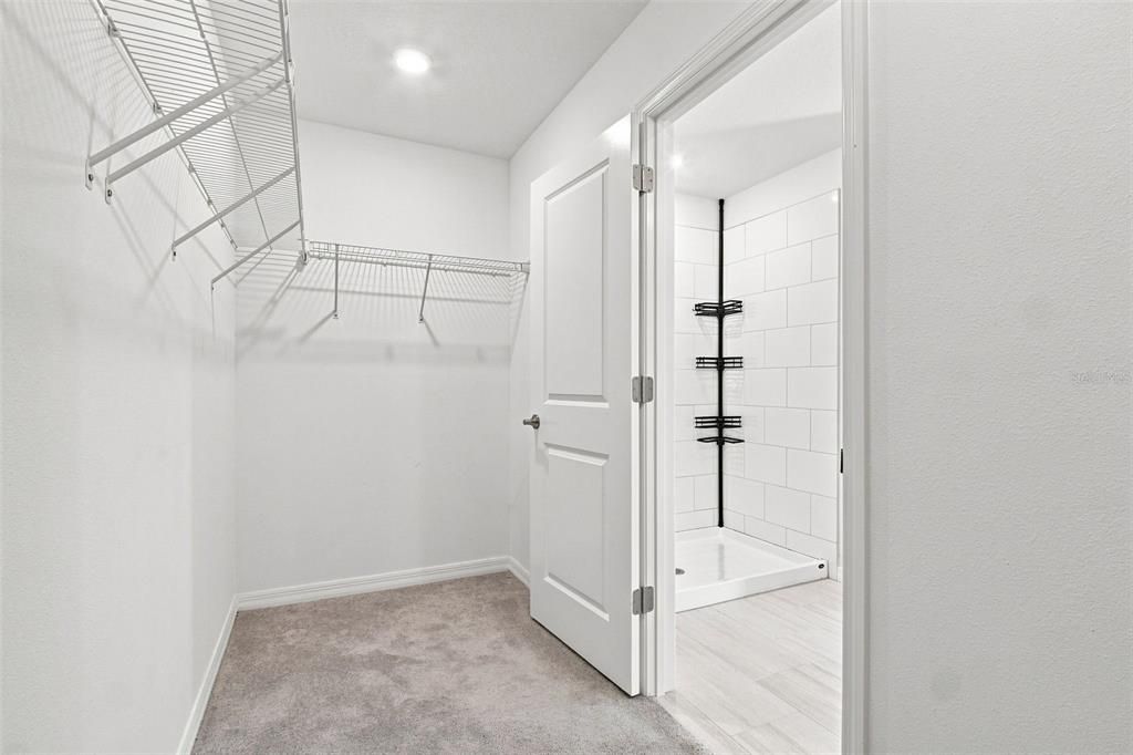 For Sale: $384,900 (5 beds, 2 baths, 2217 Square Feet)