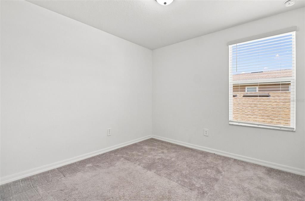 For Sale: $384,900 (5 beds, 2 baths, 2217 Square Feet)