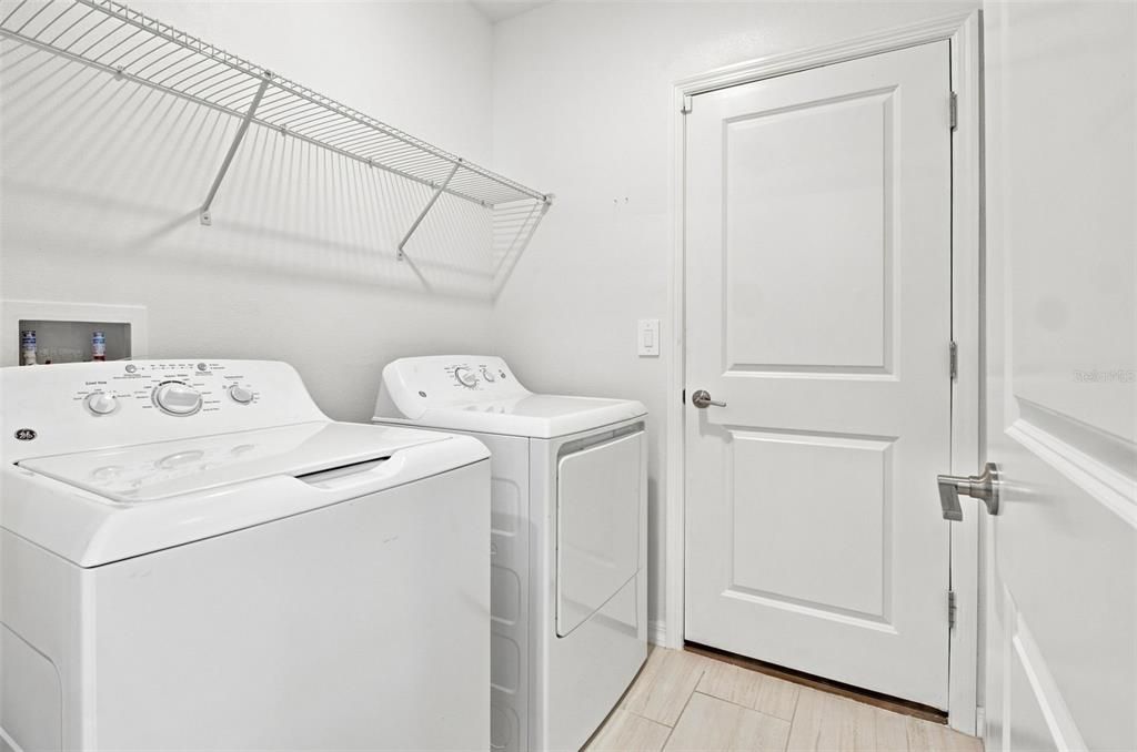 For Sale: $384,900 (5 beds, 2 baths, 2217 Square Feet)