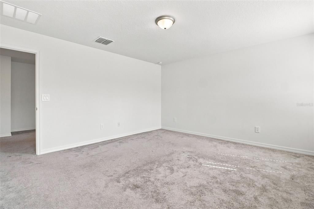 For Sale: $384,900 (5 beds, 2 baths, 2217 Square Feet)