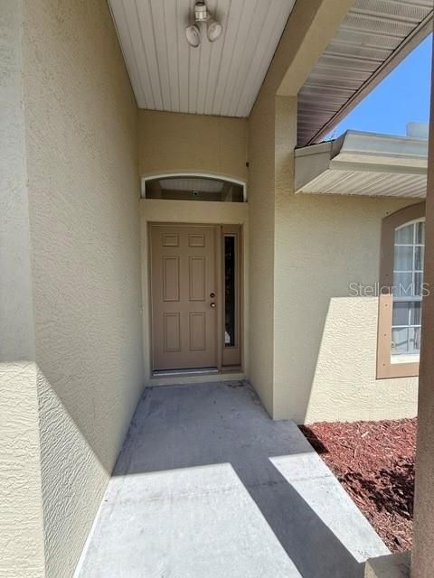For Rent: $2,595 (3 beds, 2 baths, 1581 Square Feet)