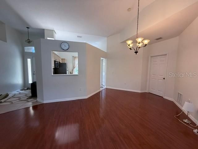 For Rent: $2,595 (3 beds, 2 baths, 1581 Square Feet)