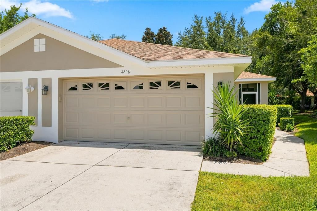 For Sale: $285,900 (2 beds, 2 baths, 1410 Square Feet)