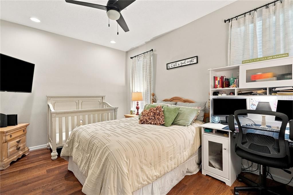 For Sale: $285,900 (2 beds, 2 baths, 1410 Square Feet)