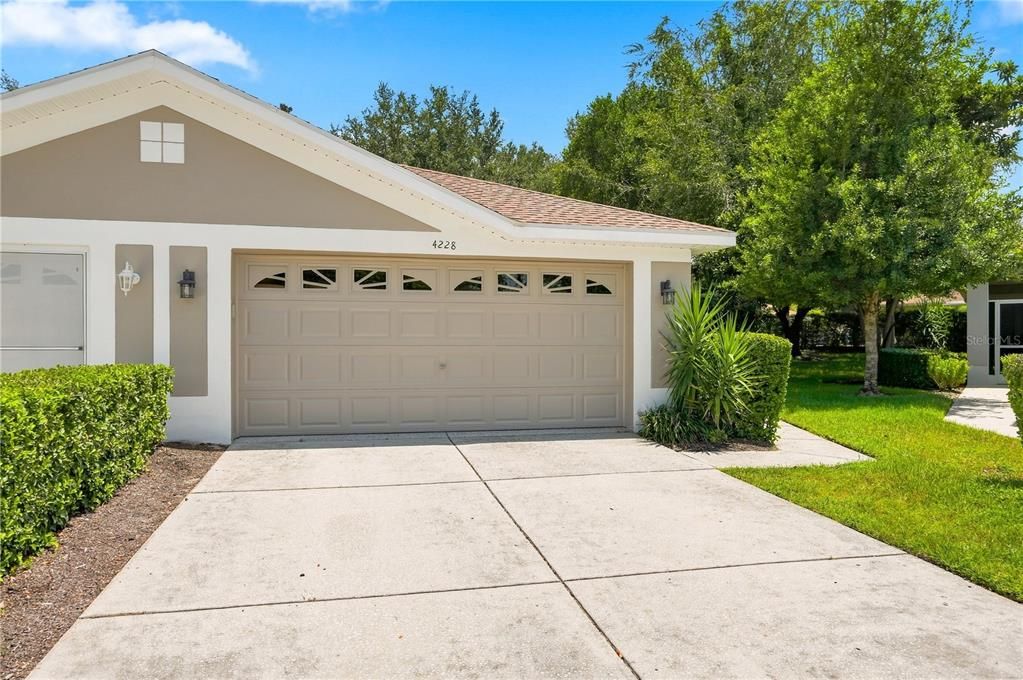 For Sale: $285,900 (2 beds, 2 baths, 1410 Square Feet)