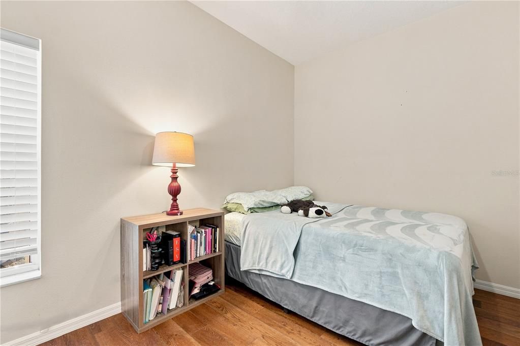 For Sale: $285,900 (2 beds, 2 baths, 1410 Square Feet)