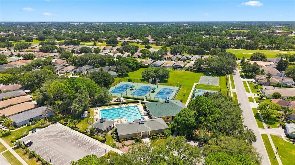 For Sale: $285,900 (2 beds, 2 baths, 1410 Square Feet)