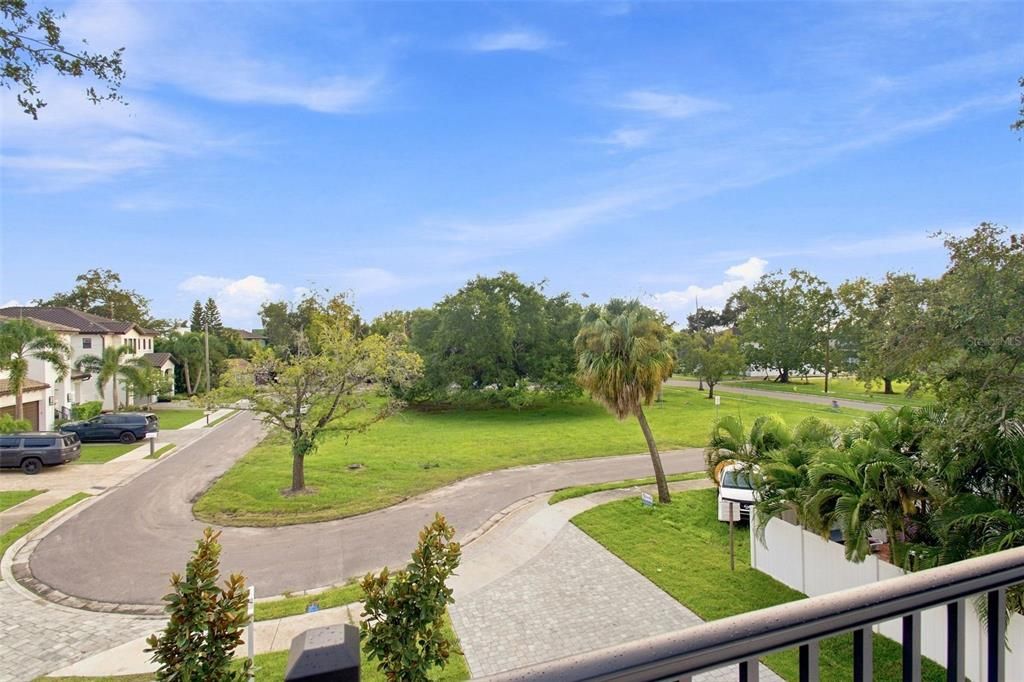 For Sale: $1,775,000 (5 beds, 4 baths, 3735 Square Feet)