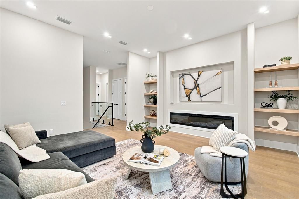 For Sale: $1,775,000 (5 beds, 4 baths, 3735 Square Feet)