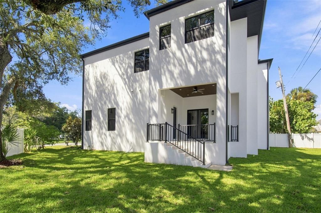 For Sale: $1,775,000 (5 beds, 4 baths, 3735 Square Feet)