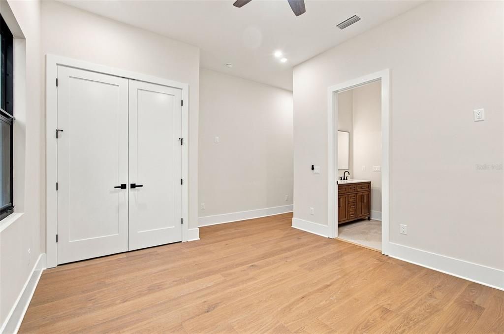 For Sale: $1,775,000 (5 beds, 4 baths, 3735 Square Feet)