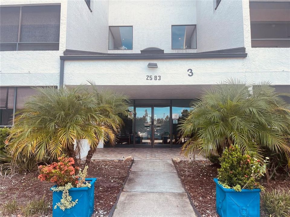 For Sale: $210,000 (2 beds, 2 baths, 1115 Square Feet)