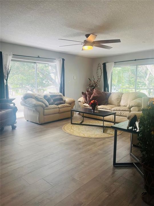 For Sale: $210,000 (2 beds, 2 baths, 1115 Square Feet)
