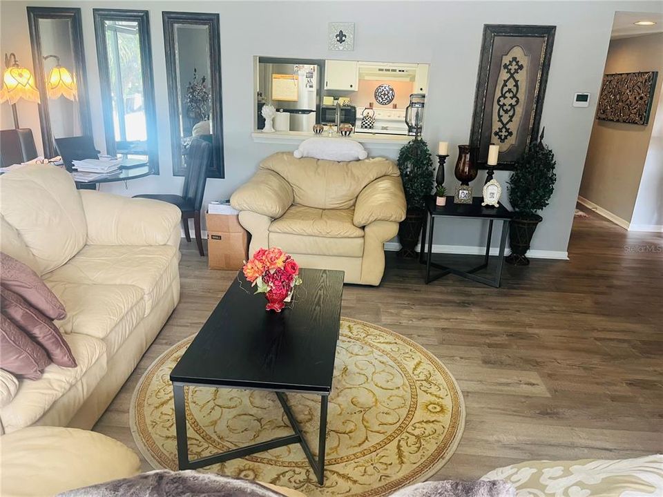 For Sale: $210,000 (2 beds, 2 baths, 1115 Square Feet)
