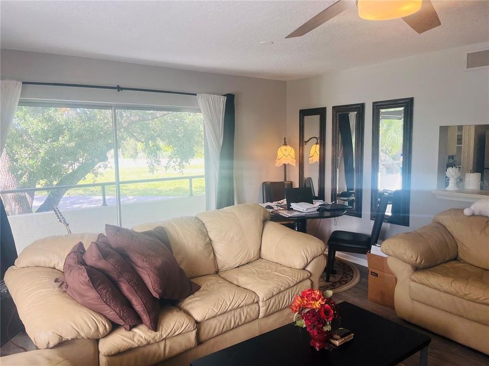 For Sale: $210,000 (2 beds, 2 baths, 1115 Square Feet)