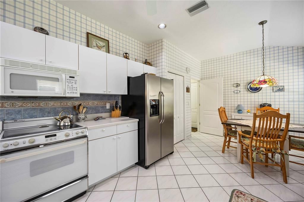 На продажу: $449,000 (2 спален, 2 ванн, 1904 Квадратных фут)
