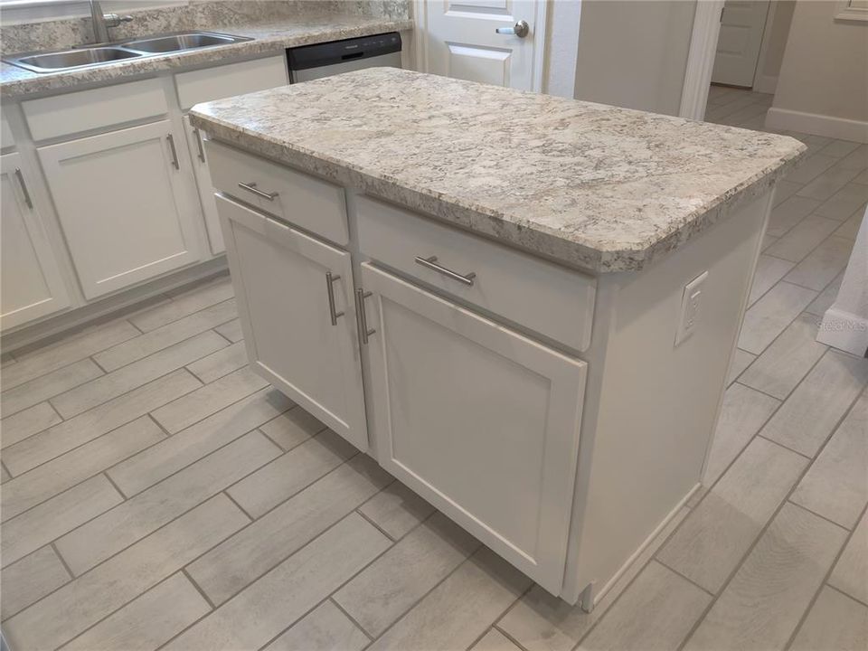 For Sale: $372,250 (4 beds, 3 baths, 2200 Square Feet)