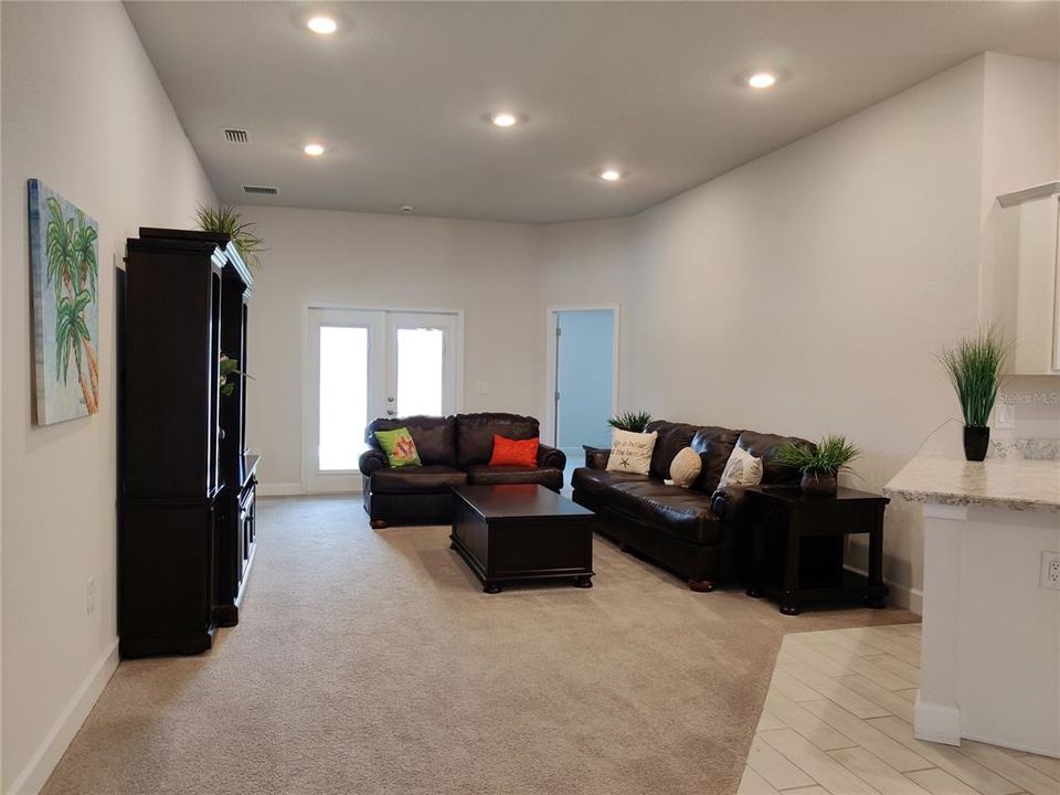 For Sale: $372,250 (4 beds, 3 baths, 2200 Square Feet)