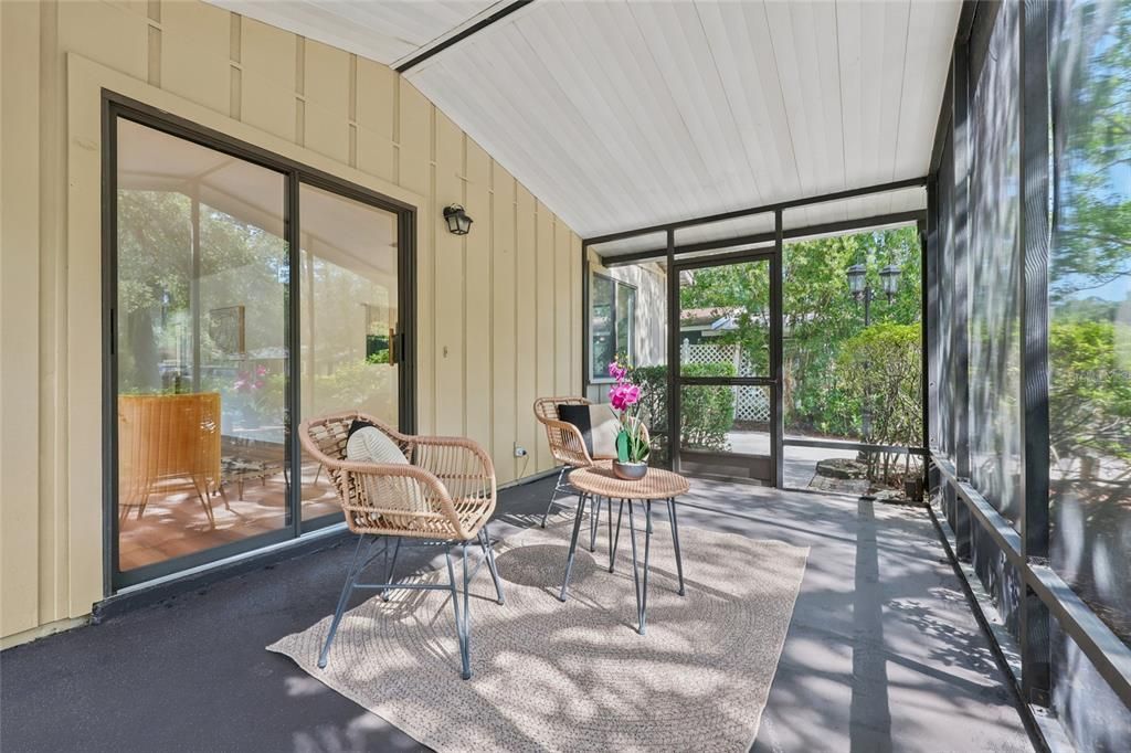 For Sale: $217,900 (2 beds, 2 baths, 1248 Square Feet)