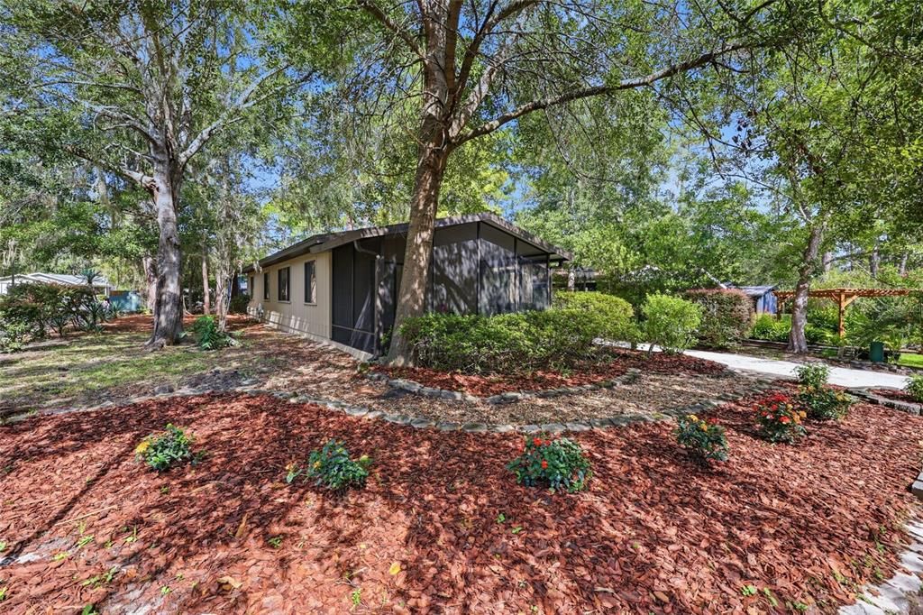 For Sale: $217,900 (2 beds, 2 baths, 1248 Square Feet)