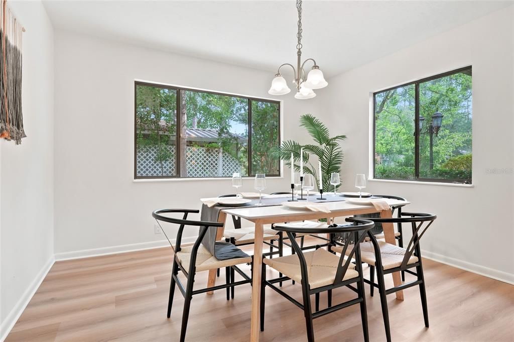 For Sale: $217,900 (2 beds, 2 baths, 1248 Square Feet)