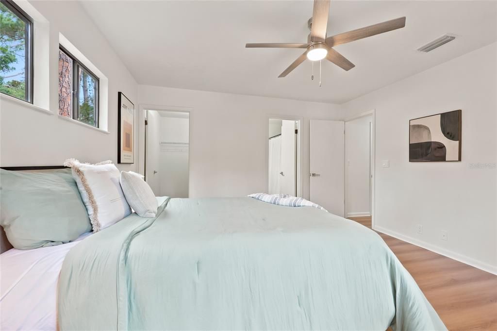 For Sale: $217,900 (2 beds, 2 baths, 1248 Square Feet)