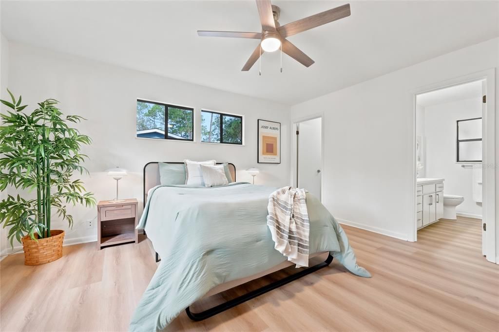 For Sale: $217,900 (2 beds, 2 baths, 1248 Square Feet)
