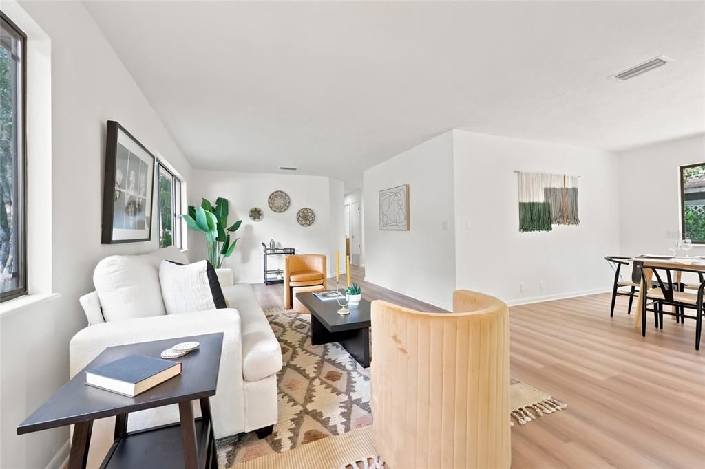 For Sale: $217,900 (2 beds, 2 baths, 1248 Square Feet)
