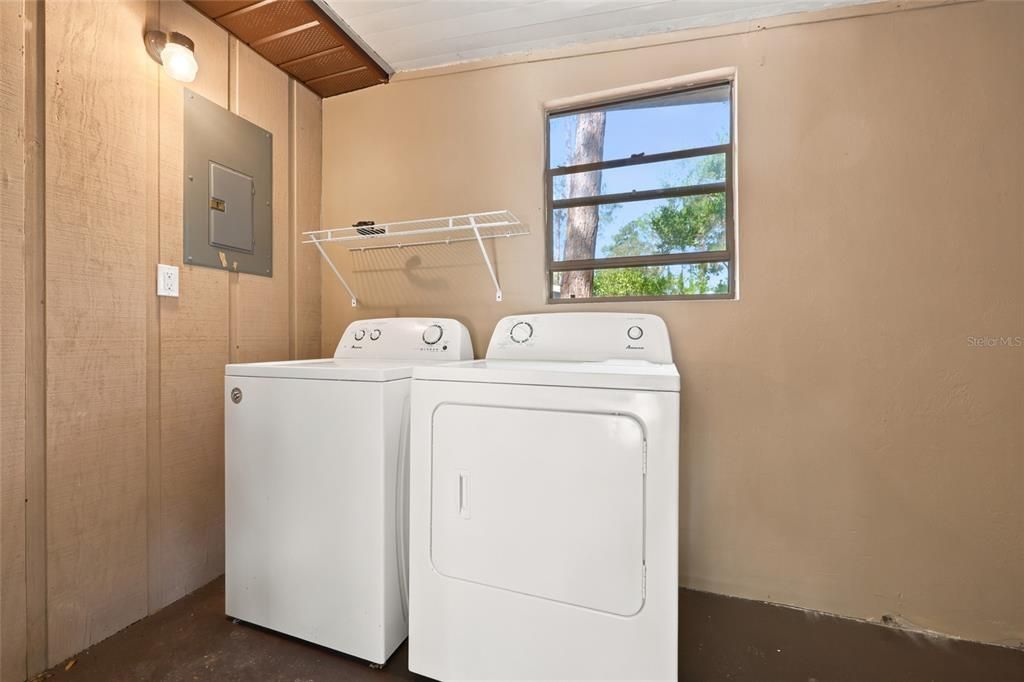 For Sale: $217,900 (2 beds, 2 baths, 1248 Square Feet)