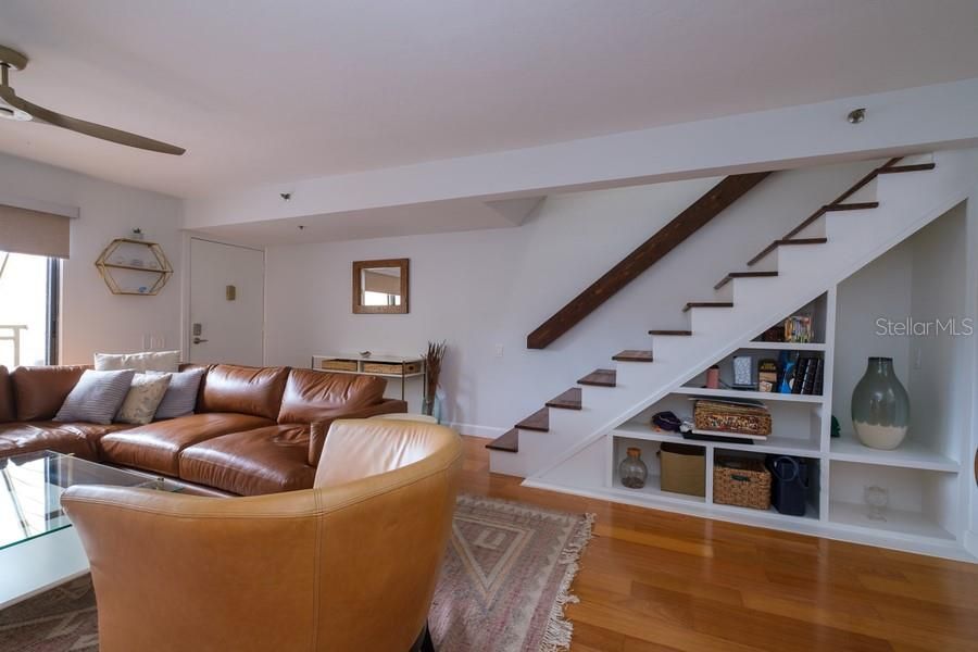 For Rent: $3,250 (2 beds, 2 baths, 1264 Square Feet)