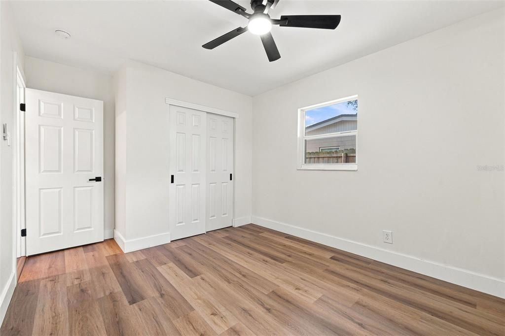 For Sale: $324,900 (4 beds, 2 baths, 1091 Square Feet)