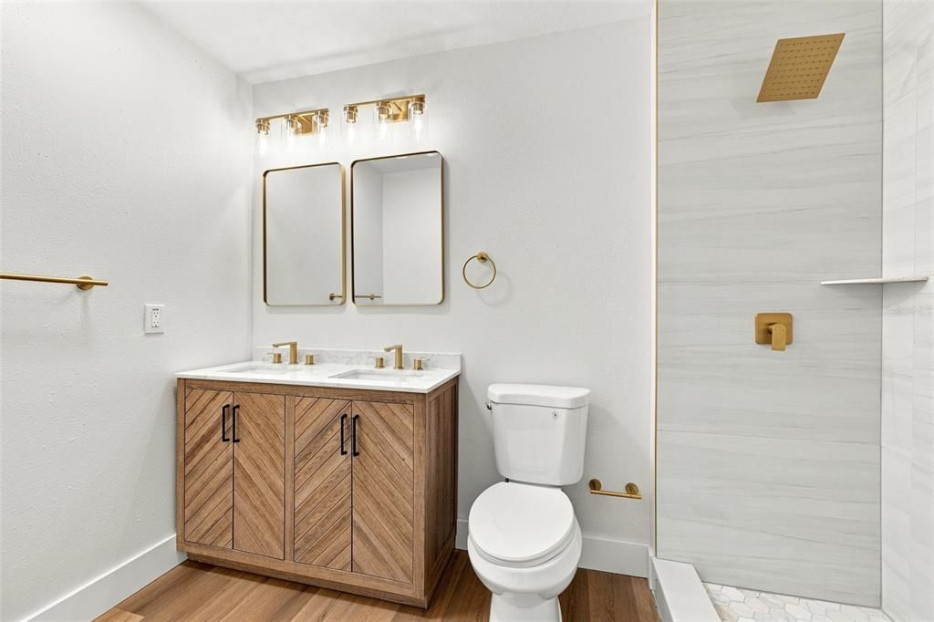 For Sale: $324,900 (4 beds, 2 baths, 1091 Square Feet)
