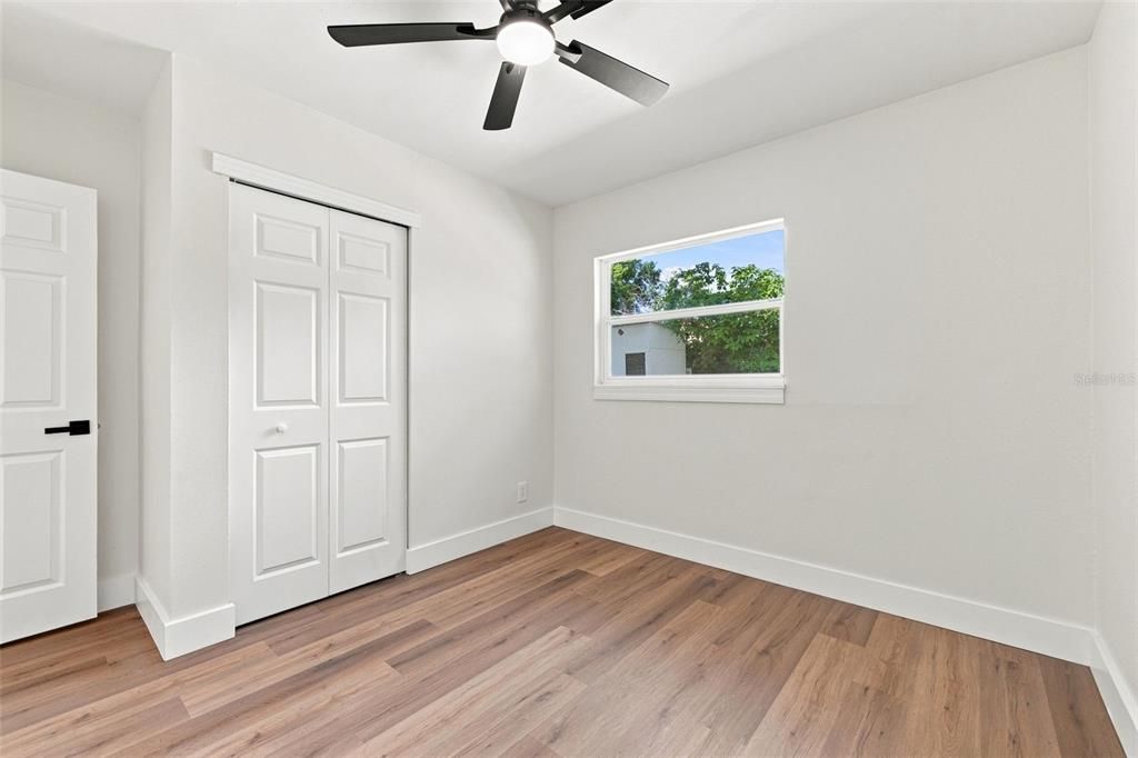 For Sale: $324,900 (4 beds, 2 baths, 1091 Square Feet)