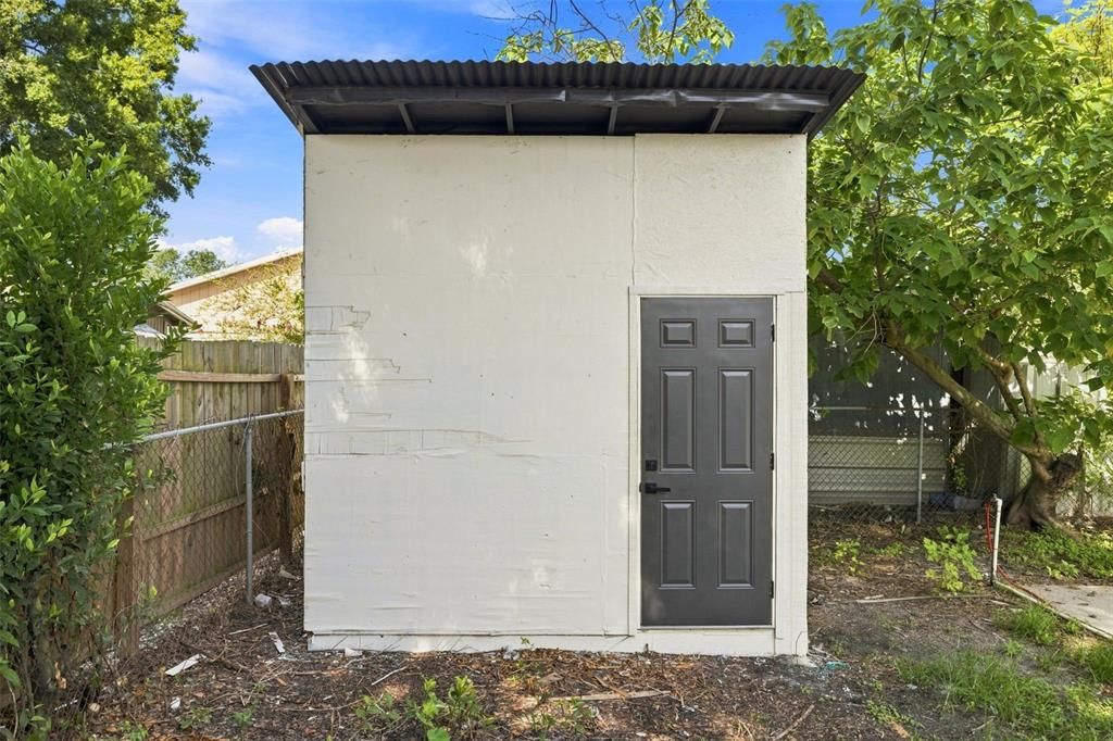 For Sale: $324,900 (4 beds, 2 baths, 1091 Square Feet)