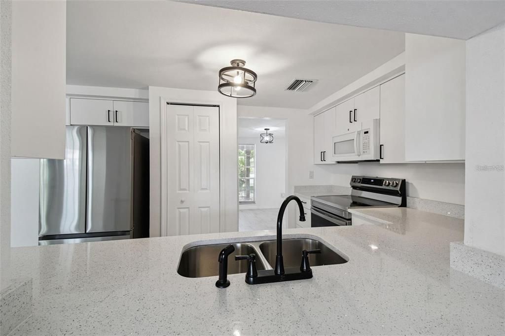 For Rent: $2,100 (2 beds, 2 baths, 1518 Square Feet)