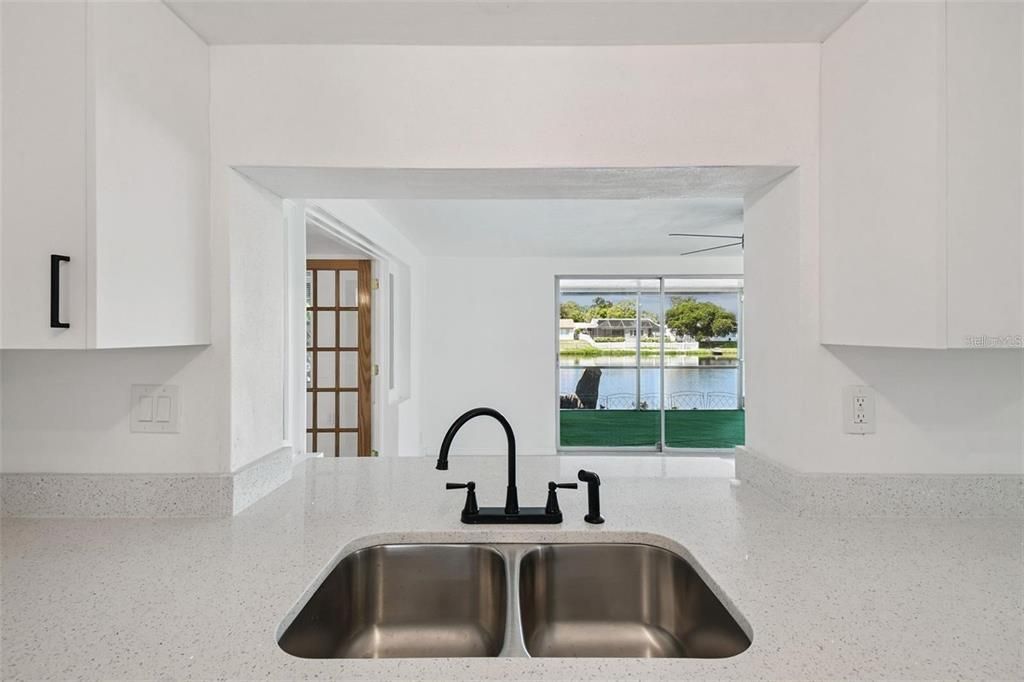 For Rent: $2,100 (2 beds, 2 baths, 1518 Square Feet)