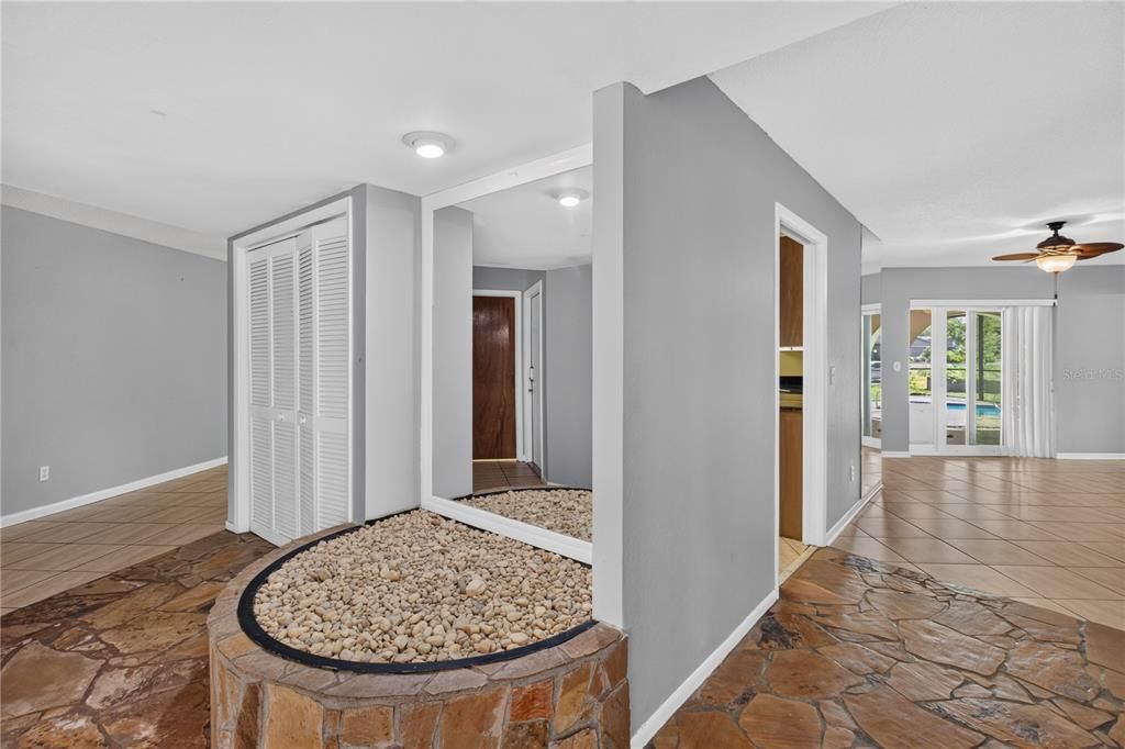 На продажу: $615,000 (4 спален, 2 ванн, 2226 Квадратных фут)