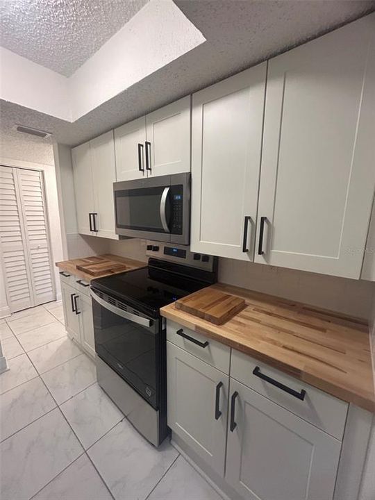 For Rent: $1,895 (3 beds, 2 baths, 1270 Square Feet)