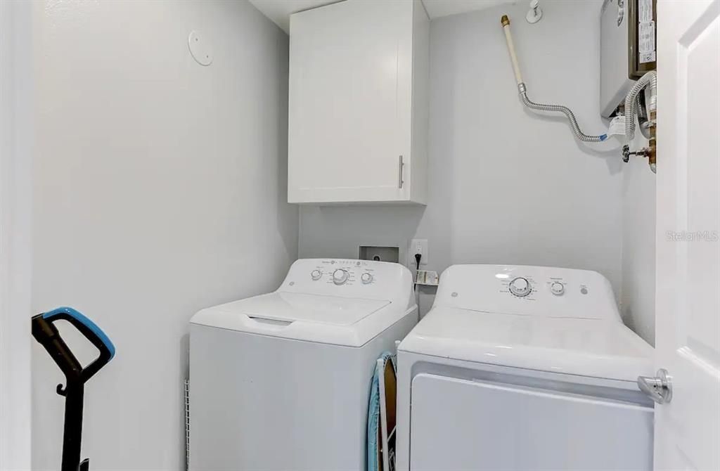 For Rent: $1,800 (2 beds, 2 baths, 900 Square Feet)