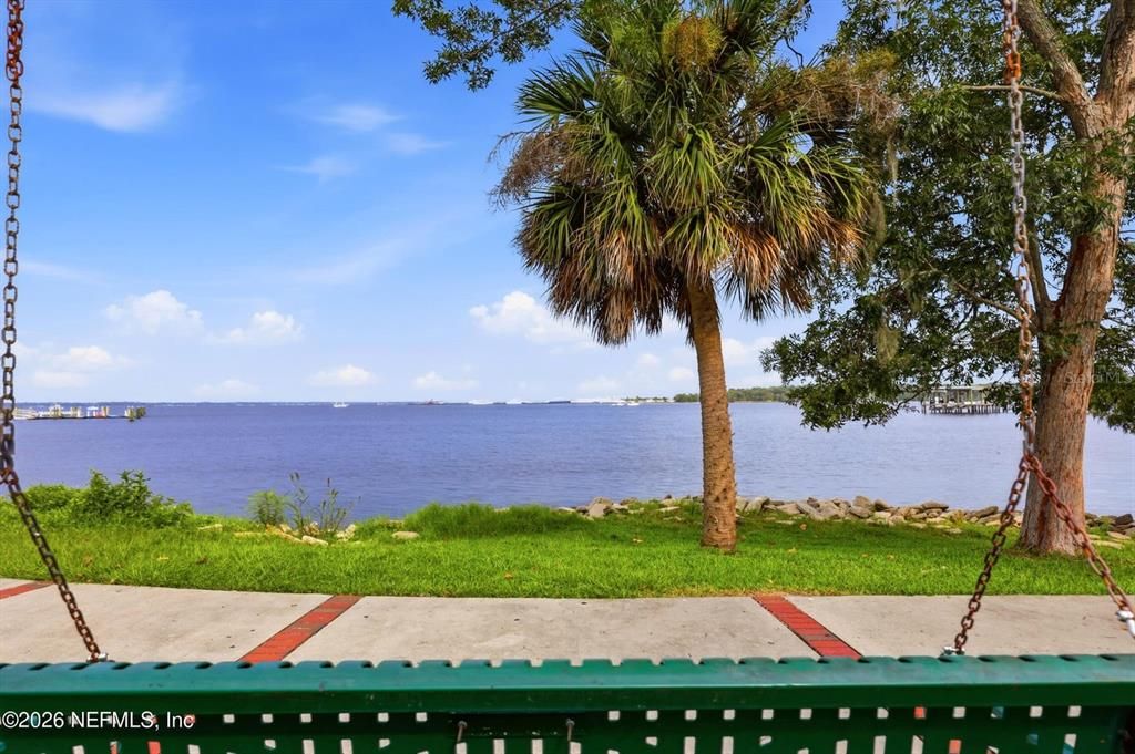 For Sale: $300,000 (3 beds, 2 baths, 1188 Square Feet)