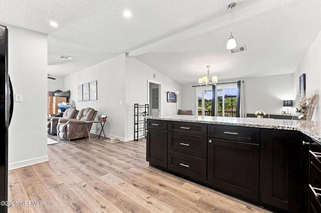 For Sale: $300,000 (3 beds, 2 baths, 1188 Square Feet)