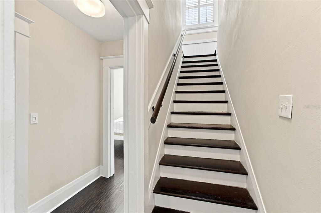 For Sale: $699,000 (3 beds, 2 baths, 1926 Square Feet)