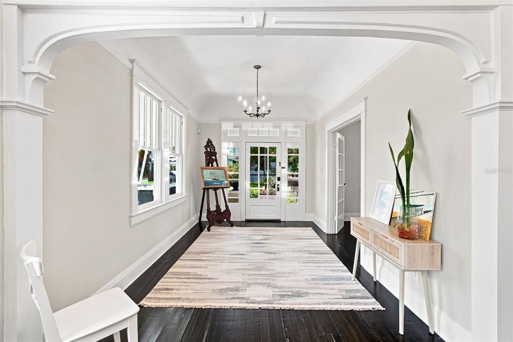 For Sale: $699,000 (3 beds, 2 baths, 1926 Square Feet)