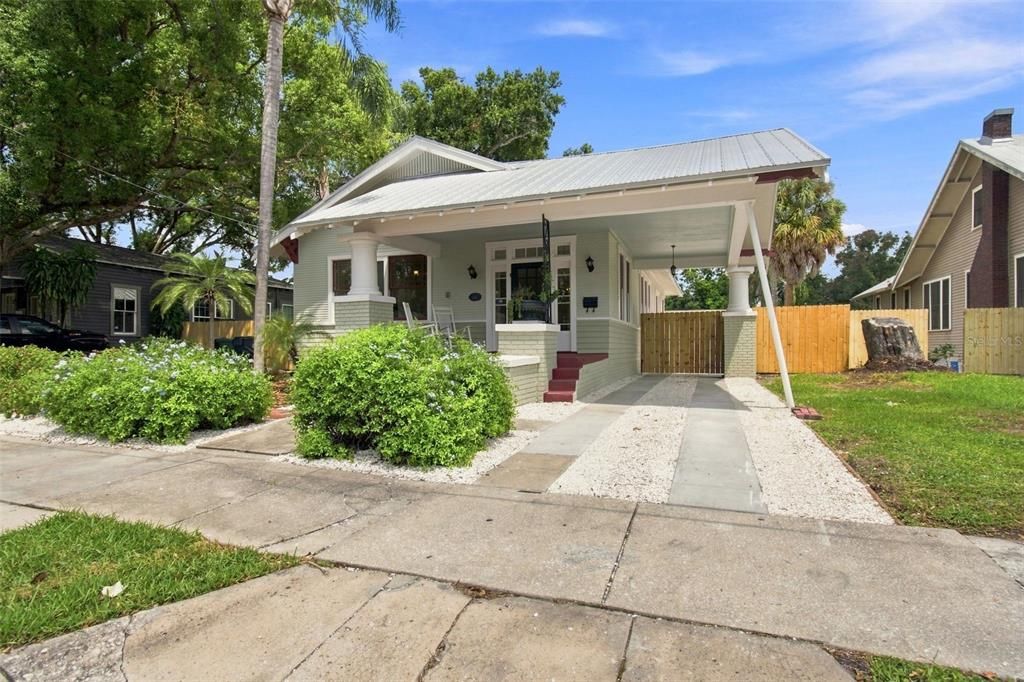 For Sale: $699,000 (3 beds, 2 baths, 1926 Square Feet)