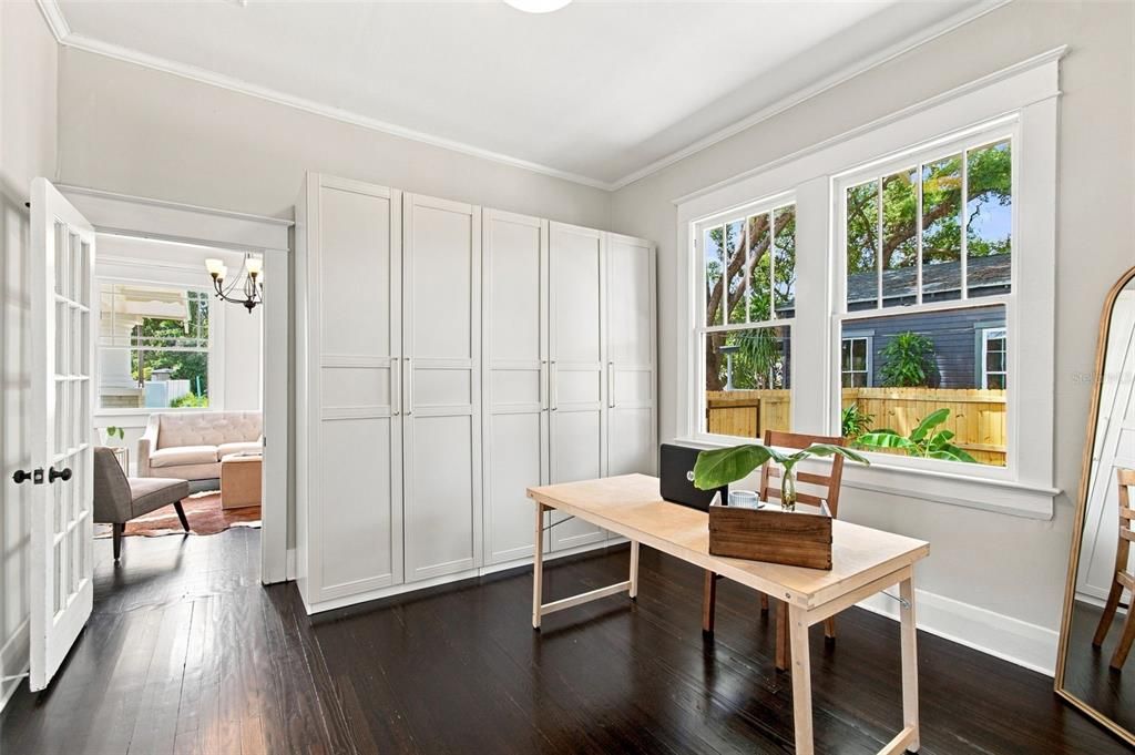 For Sale: $699,000 (3 beds, 2 baths, 1926 Square Feet)