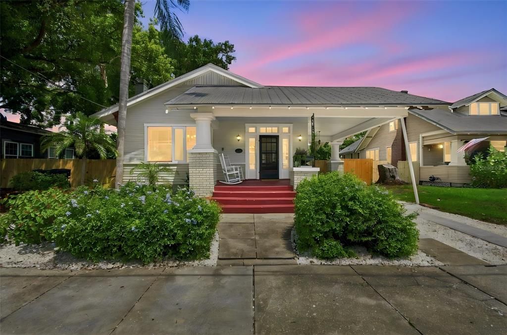 For Sale: $699,000 (3 beds, 2 baths, 1926 Square Feet)