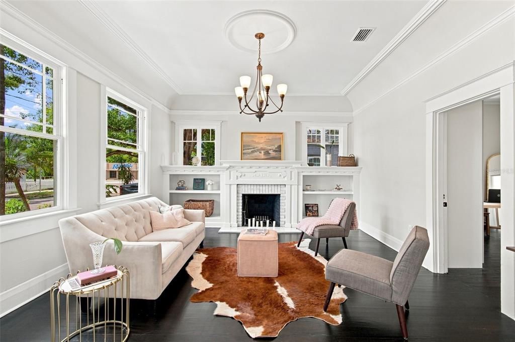 For Sale: $699,000 (3 beds, 2 baths, 1926 Square Feet)