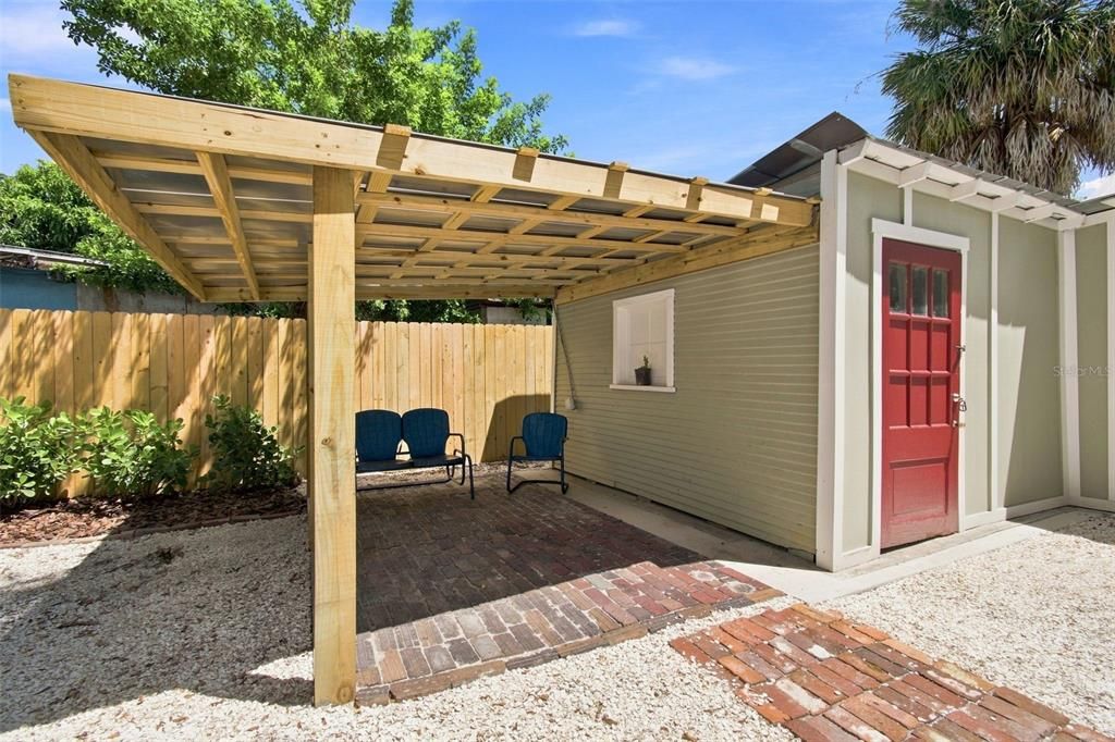 For Sale: $699,000 (3 beds, 2 baths, 1926 Square Feet)