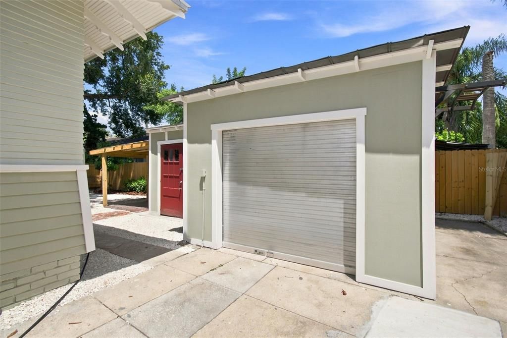 For Sale: $699,000 (3 beds, 2 baths, 1926 Square Feet)